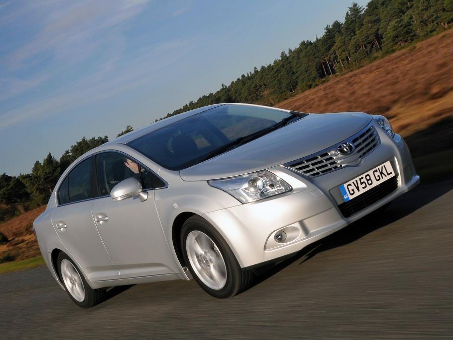  Toyota Avensis Sedan 2008 года  (UK) (фото 3 из 9)